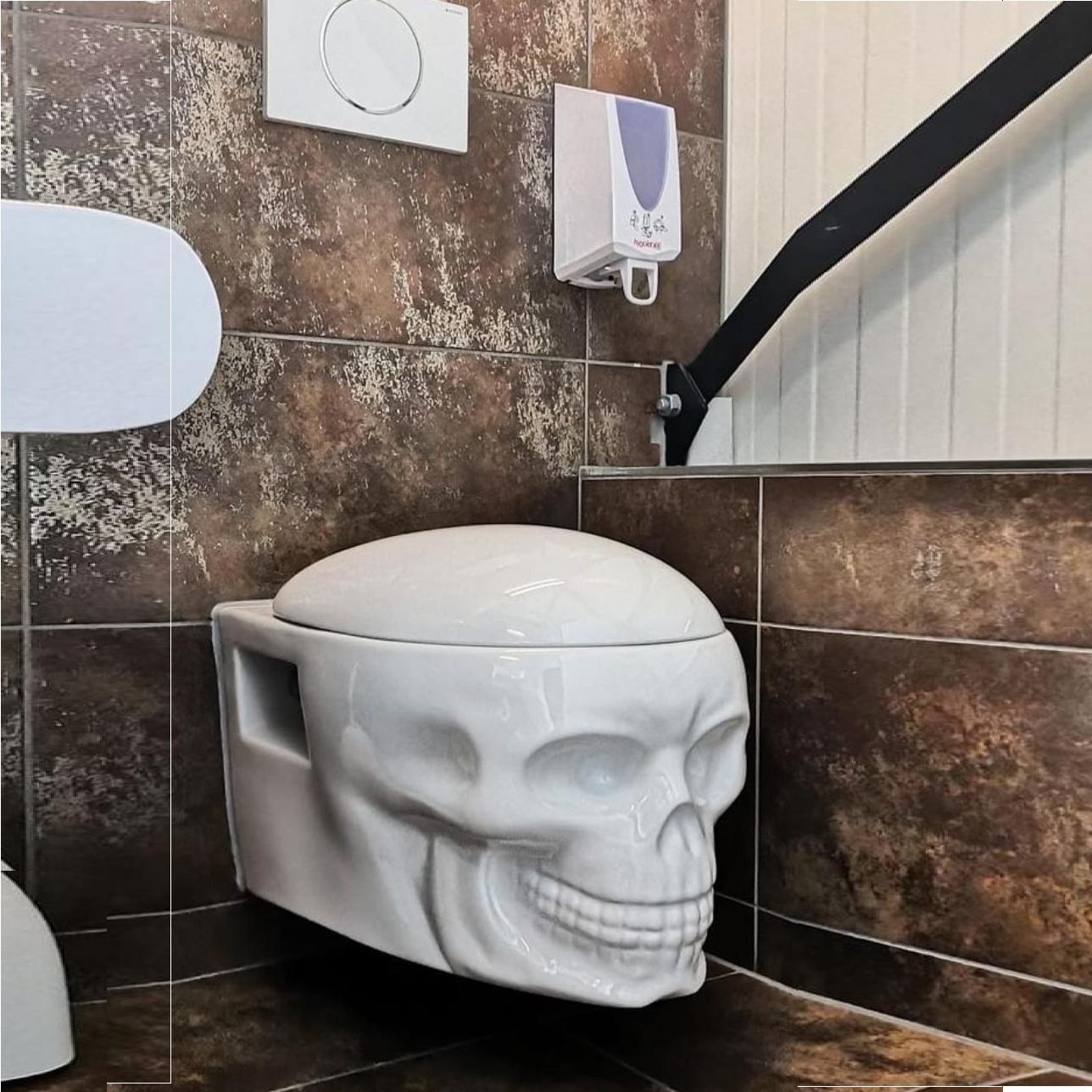 Bộ sưu tập nhà vệ sinh Halloween, Halloween skull toilet, Bồn cầu đầu lâu /Page 